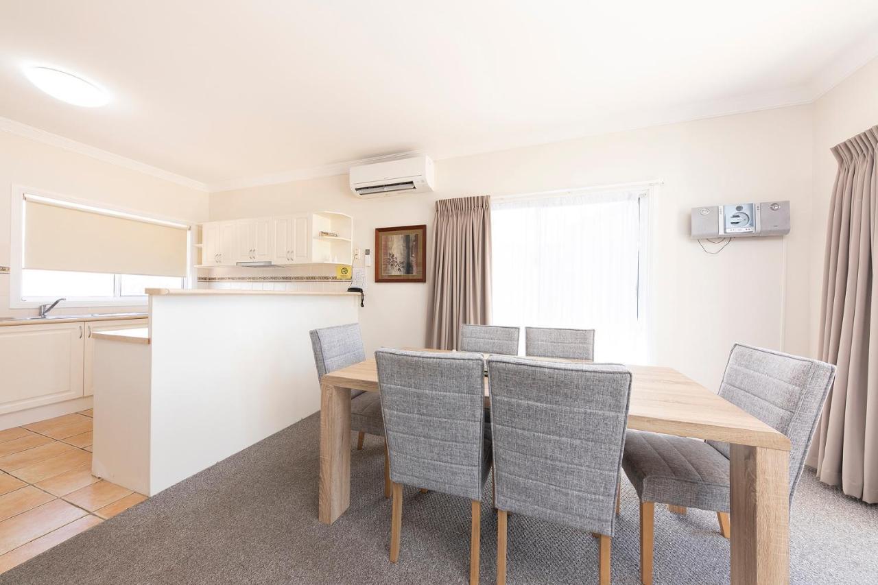 Meridian Beachside Apartments オールド・バー エクステリア 写真