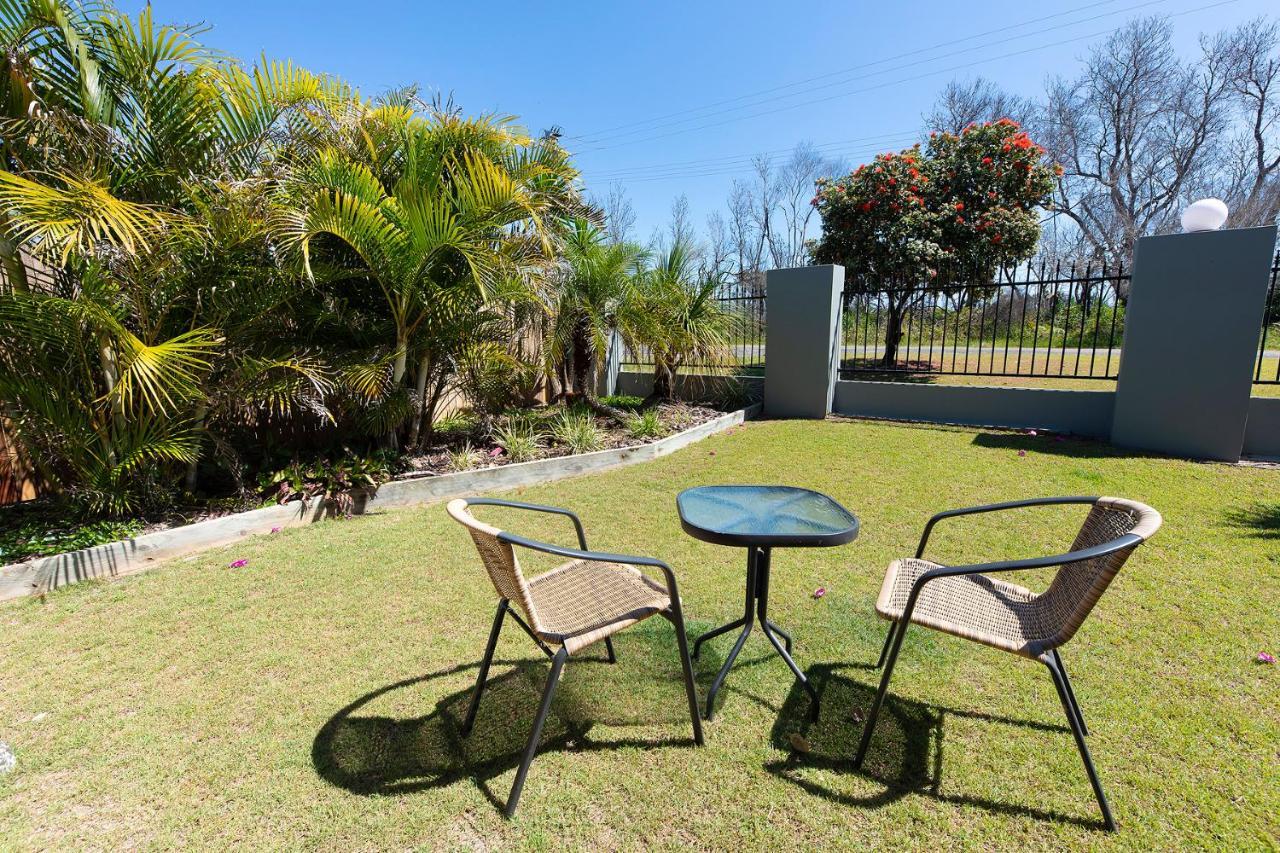 Meridian Beachside Apartments オールド・バー エクステリア 写真