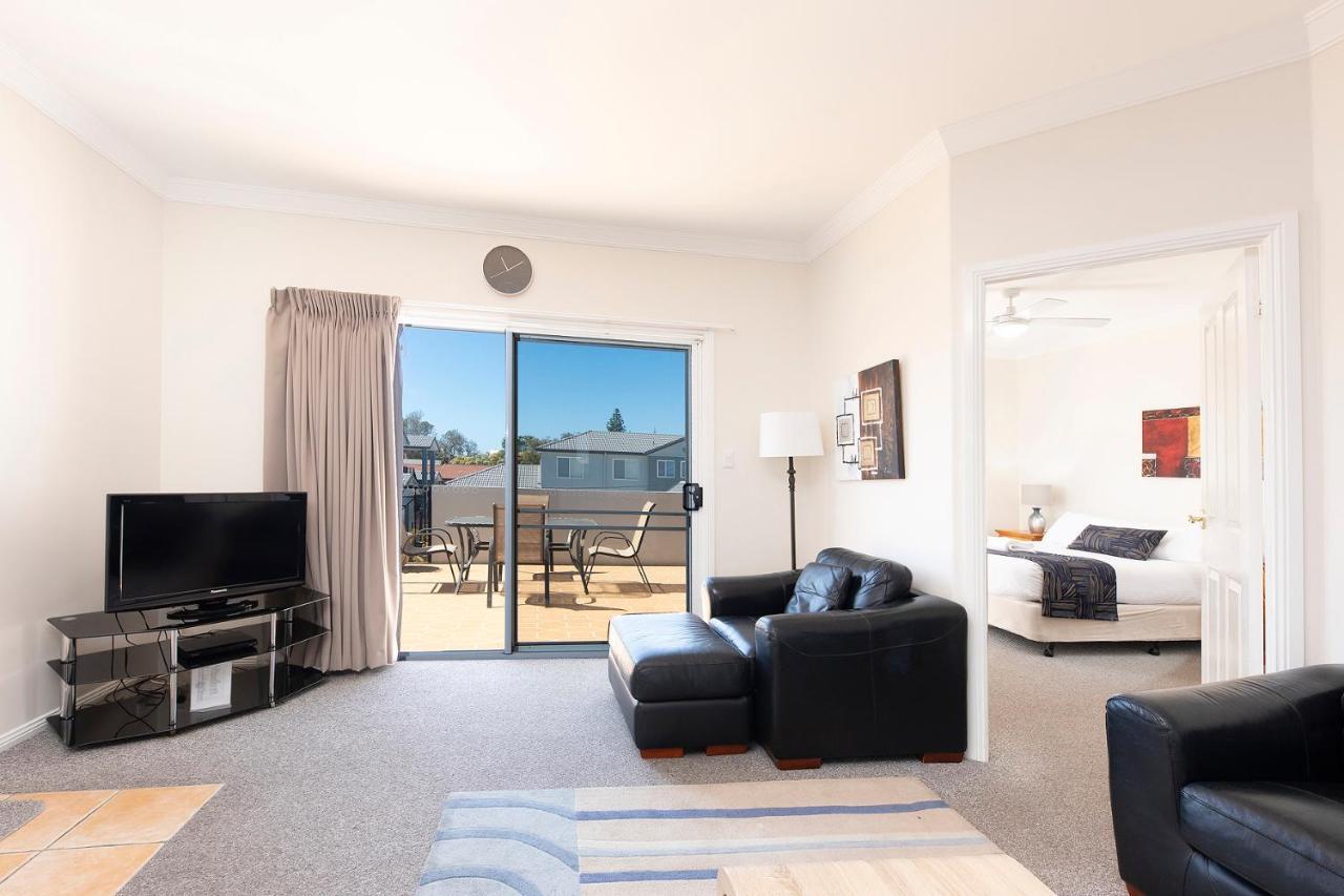 Meridian Beachside Apartments オールド・バー エクステリア 写真