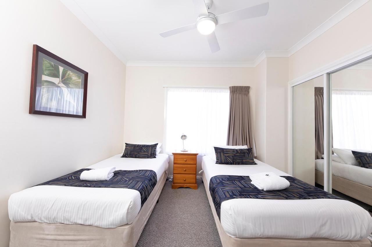 Meridian Beachside Apartments オールド・バー エクステリア 写真