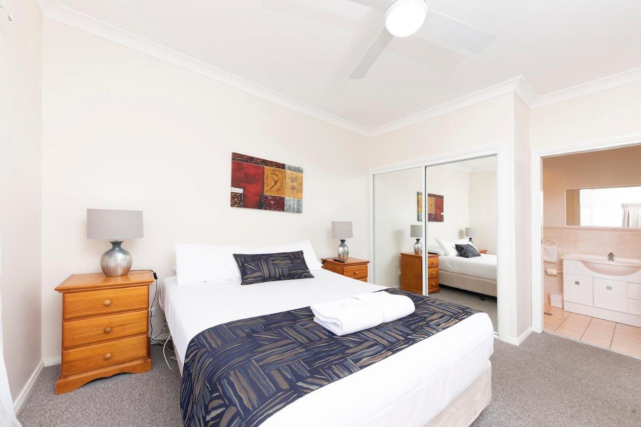 Meridian Beachside Apartments オールド・バー エクステリア 写真