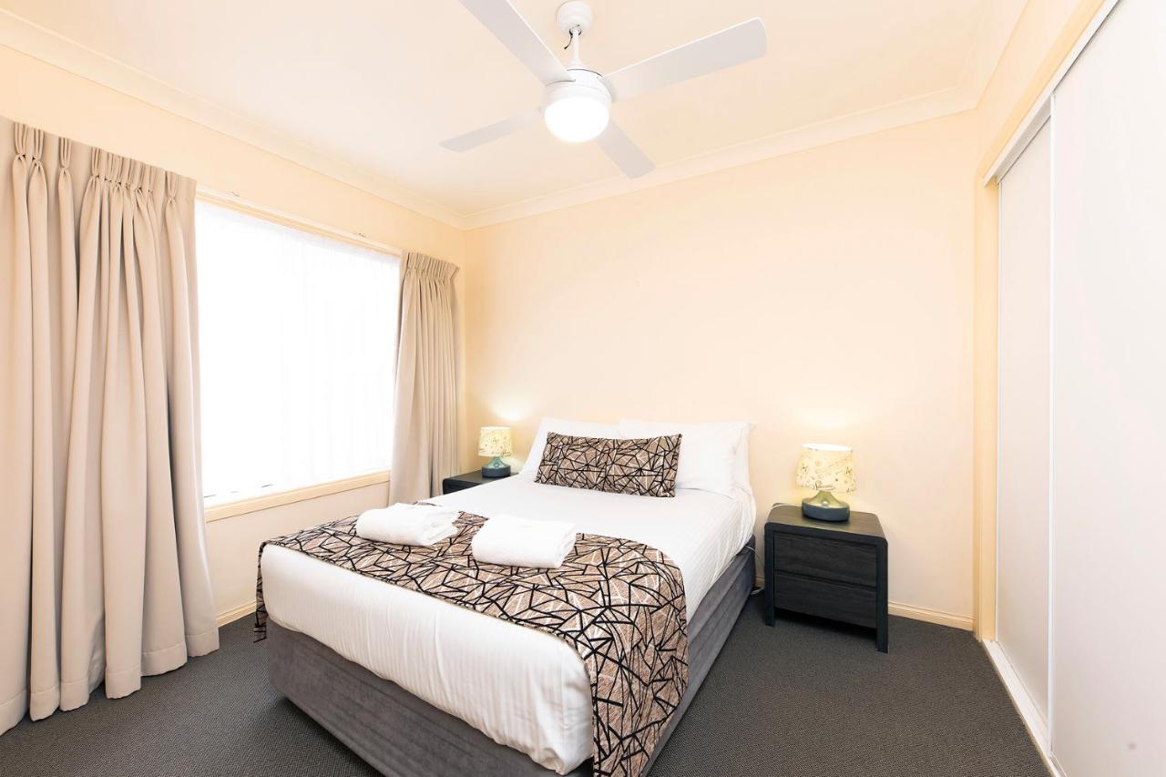 Meridian Beachside Apartments オールド・バー エクステリア 写真