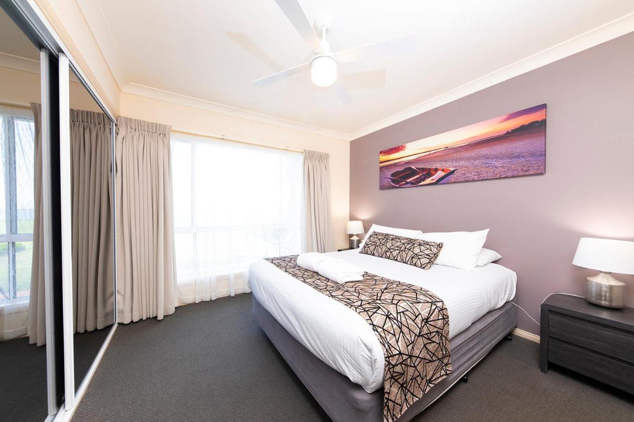 Meridian Beachside Apartments オールド・バー エクステリア 写真