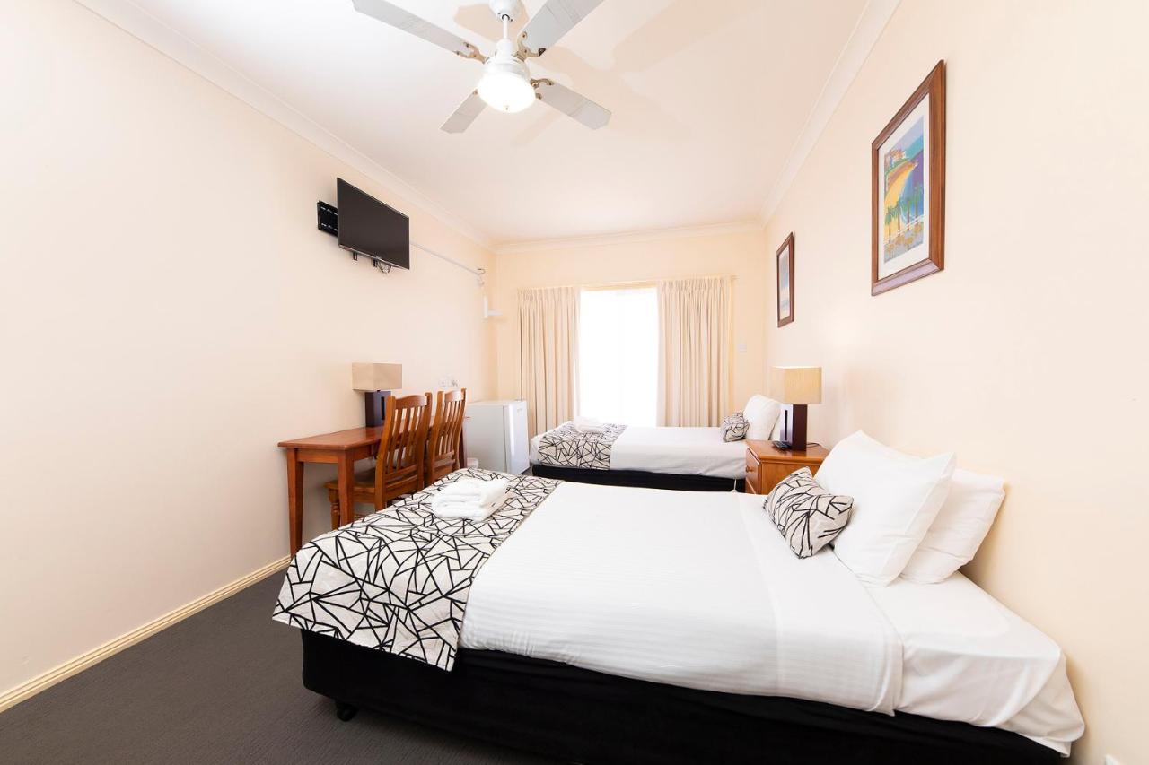 Meridian Beachside Apartments オールド・バー エクステリア 写真