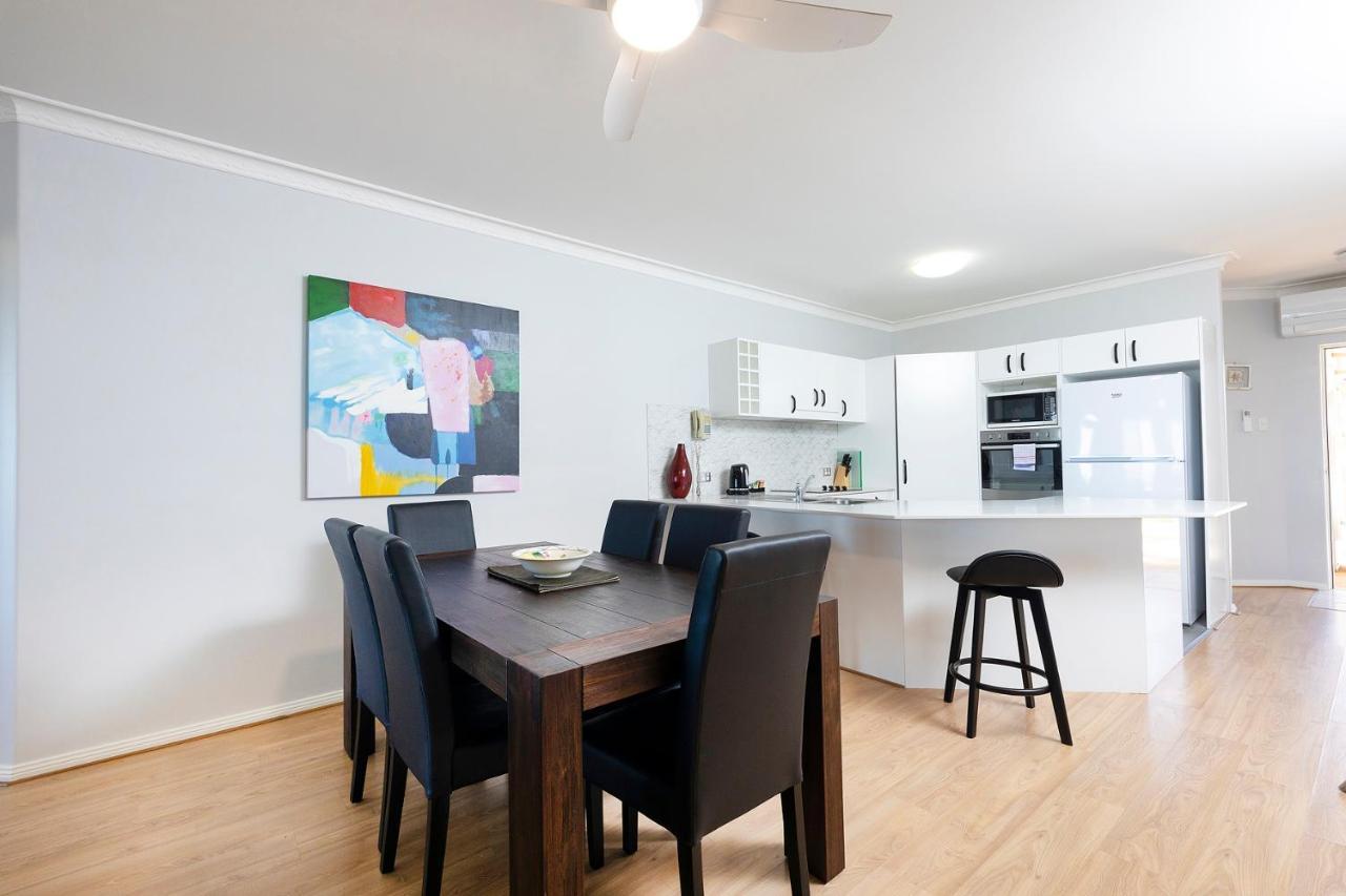 Meridian Beachside Apartments オールド・バー エクステリア 写真