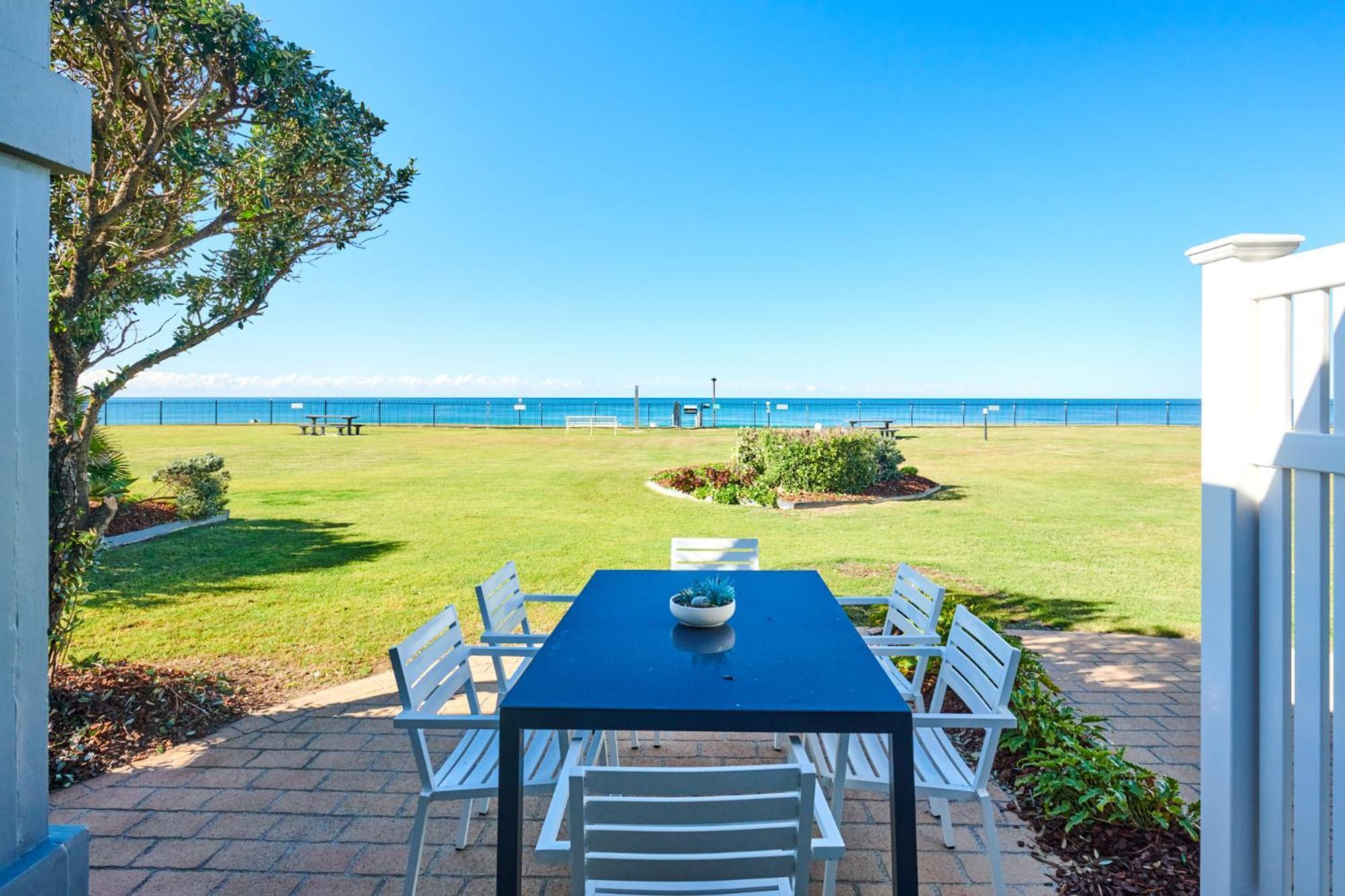 Meridian Beachside Apartments オールド・バー エクステリア 写真